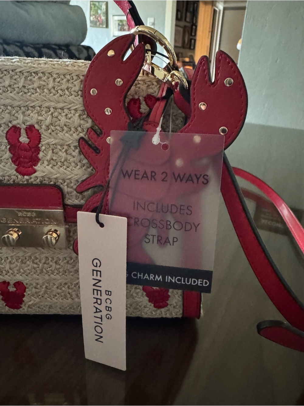 BCBG GENERATIONS Lobster Straw Bag . - Picture 3 of 12